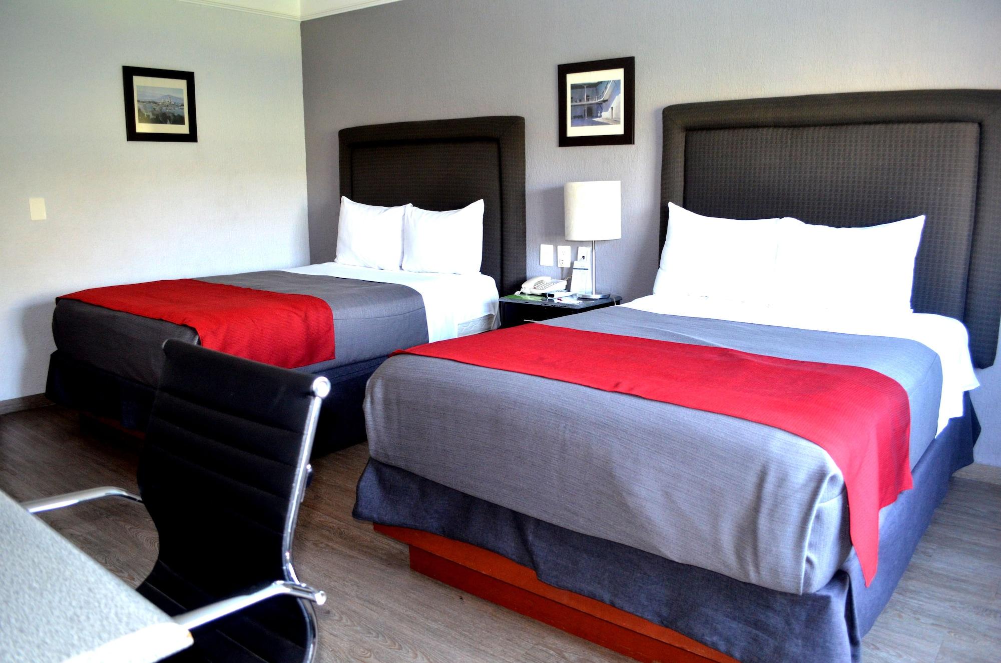 Plaza Camelinas Hotel Querétaro Esterno foto