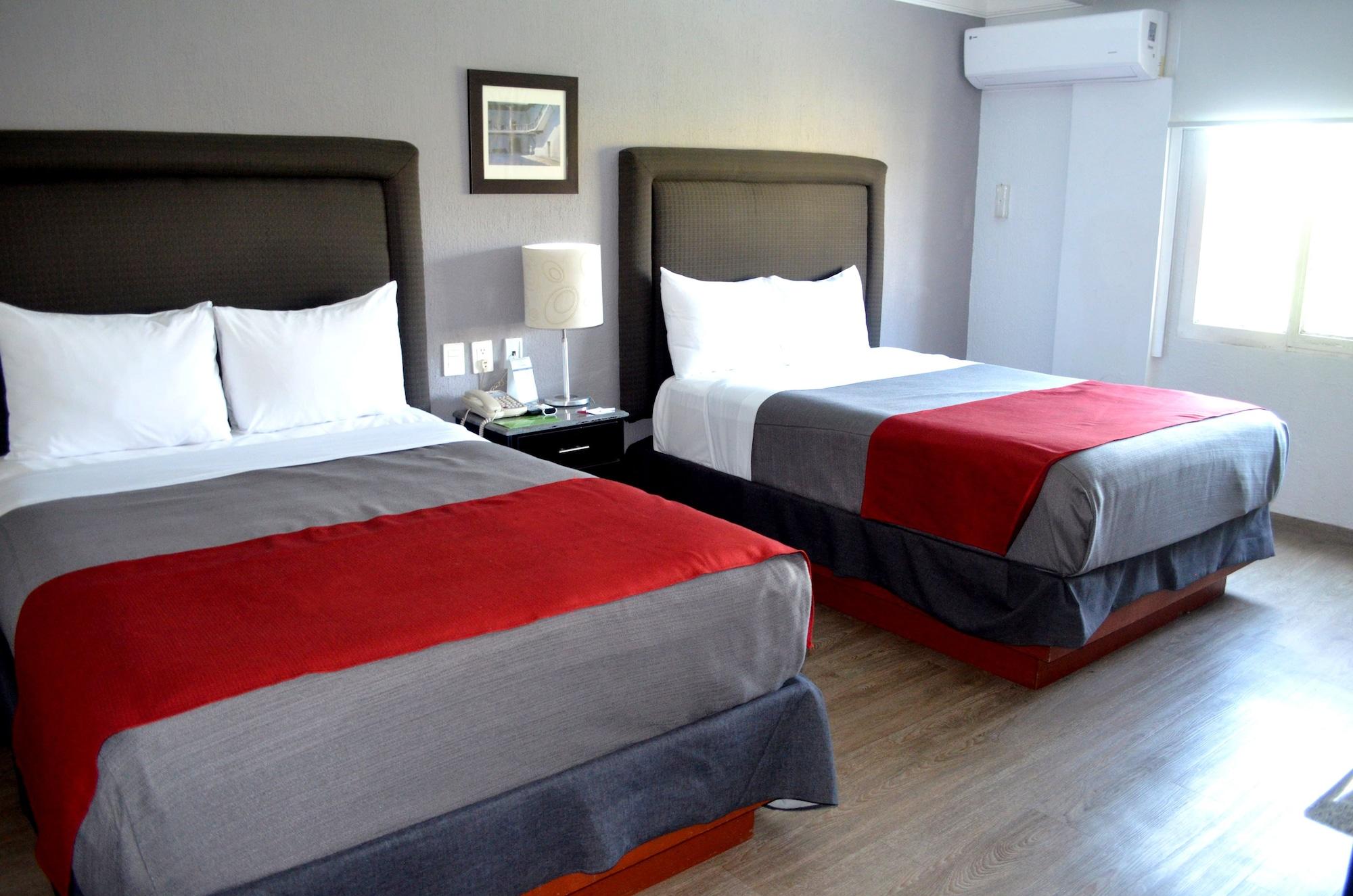 Plaza Camelinas Hotel Querétaro Esterno foto