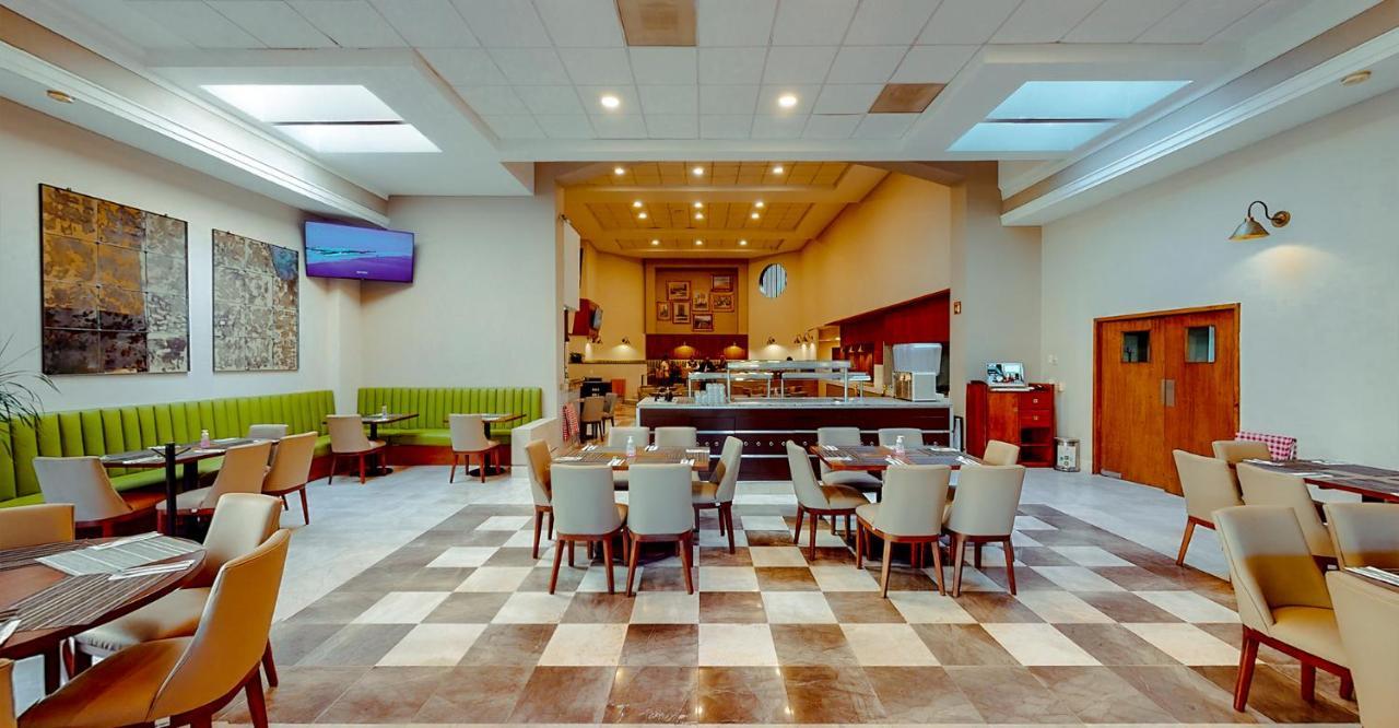 Plaza Camelinas Hotel Querétaro Esterno foto