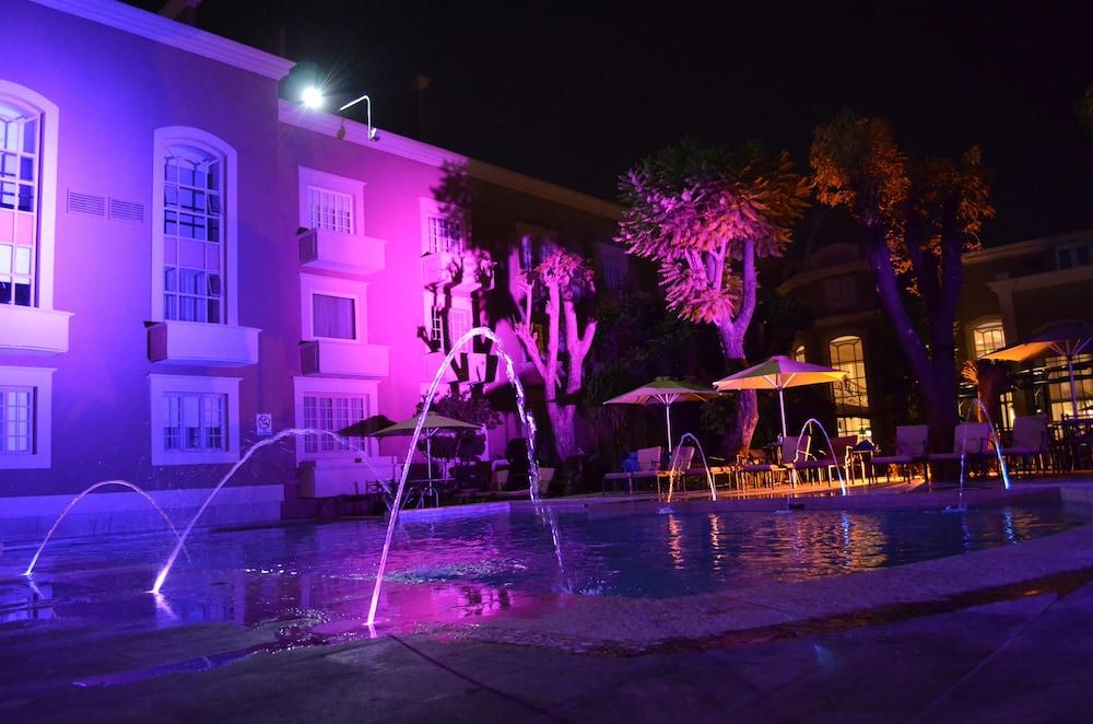 Plaza Camelinas Hotel Querétaro Esterno foto