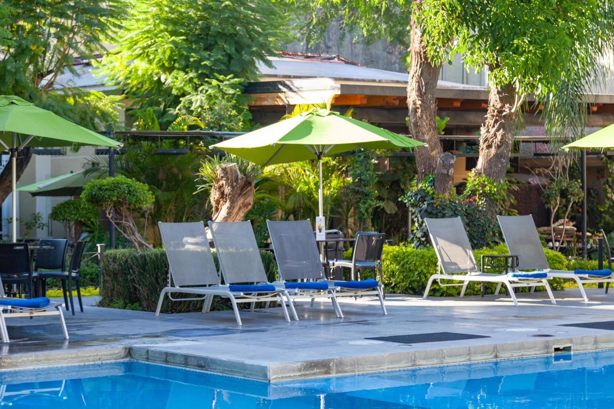 Plaza Camelinas Hotel Querétaro Esterno foto