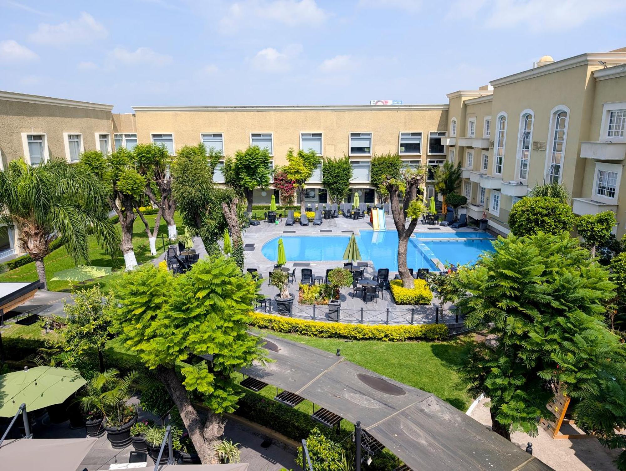 Plaza Camelinas Hotel Querétaro Esterno foto