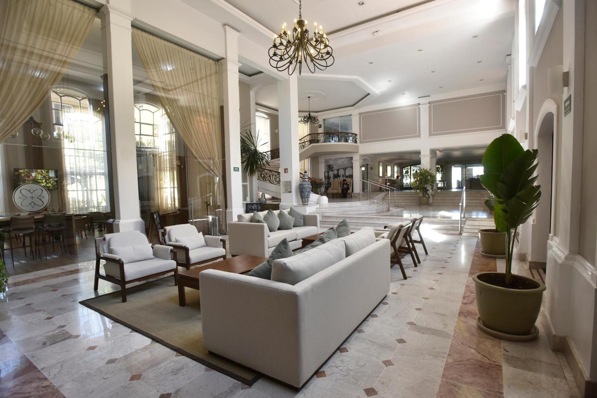 Plaza Camelinas Hotel Querétaro Esterno foto