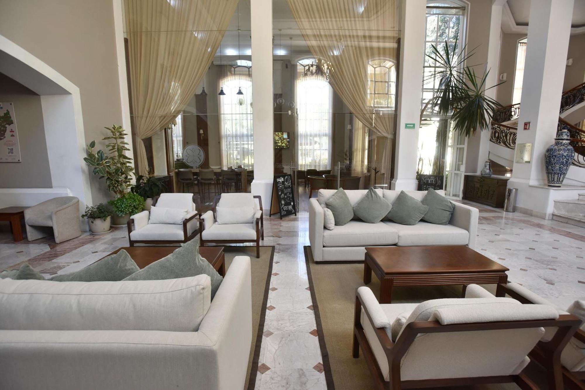 Plaza Camelinas Hotel Querétaro Esterno foto